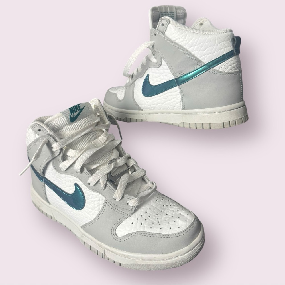 Nike Dunk High Women’s 6.5 White Grey Metallic Teal | Bling Ring | Clean EUC